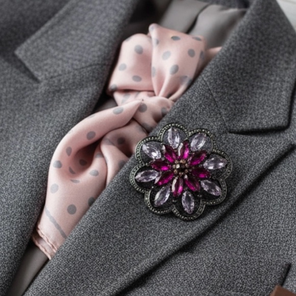 Amethyst & Rhodolite-Style Crystal Flower Statement Brooch - Picture 11 of 14